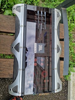 aparatura muzika do auta subwoofer a 2x zosilovac JBL - 4