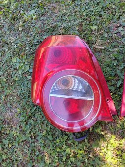 Chevrolet Aveo hatchback zadné svetlá - 4