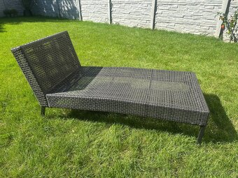 Predám ratanové ležadlo a stolík - 4