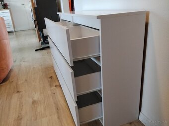 Predám bielu komodu - 4