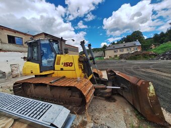 NEW HOLLAND D150 - 4