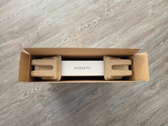 Apple MacBook Pro Retina 15", Mid 2015 - 4