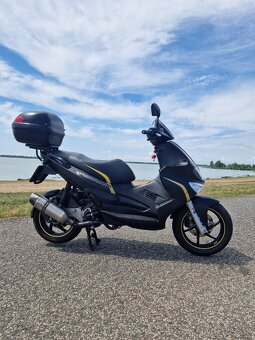 Gilera RUNNER 125 ST BLACK/GOLD edition - 4