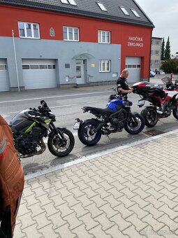 Yamaha MT09 - 4