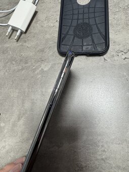 iPhone XS 64 GB čierny - 4