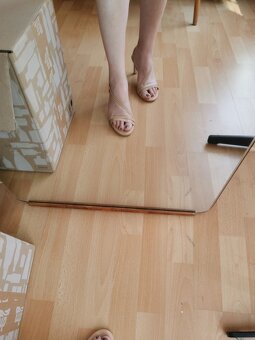 Kožené nude sandále na podpätku Gino Rossi 36 nové - 4