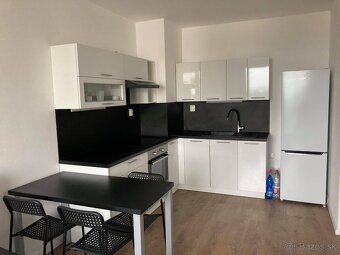Predáme krásny 2 izb byt s balkónom a parkovaním NR - 4