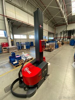 BALIACI ROBOT NA PALETY - MOBILNY BALAICI STROJ - 4