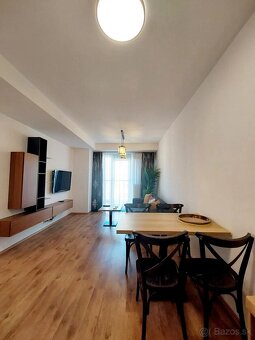 BEZ PROVÍZIE- 2-izbový byt pri prezidentskom paláci na Sucho - 4