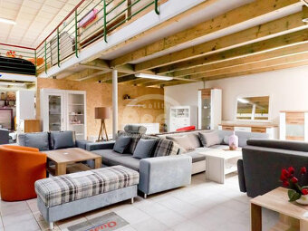 Komerčná budova s 2-izbovým bytom vo Vranove nad Topľou - 4