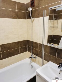 3-izb. nezariadený byt v Karlovej Vsi na Púpavovej ul. vráta - 4