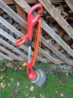 Vyžínač Flymo Contour 700 - 4