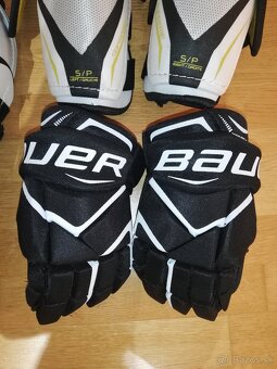 Hokejová výstroj - 4