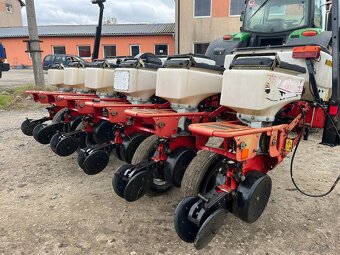 Predám sejačku na kukuricu Massey Ferguson - 4