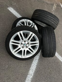 5x112 r18 225/40r18 - 4