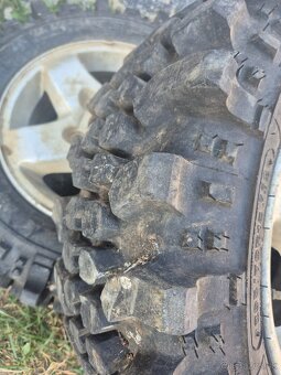 Predám t3 pneu 205/70 r15 - 4