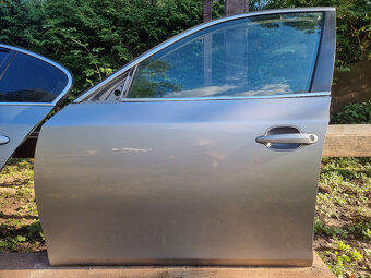 Predám dvere BMW E60 - strieborná metalíza - 4