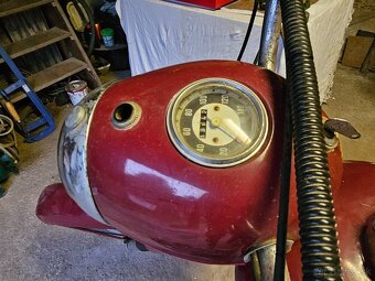 Jawa 250 - 4
