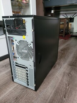 Intel pentium 3,20GHZ, 8 GB RAM, RADEON RX 550, SSD 250GB - 4