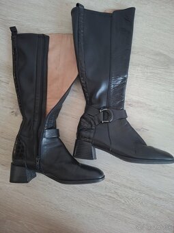 Predám tenisky na platforme hōgl kožené a čižmy. - 4