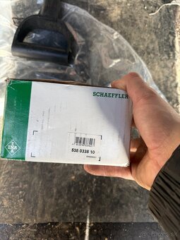 Vodná pumpa VW T5 2.5TDI - 4