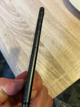 Predám iPhone 8 - 4