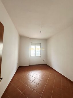 3-izbový apartmán 96m2,na rekonštrukciu -Super cena,Albánsko - 4