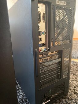 Stolný PC + Monitor - 4