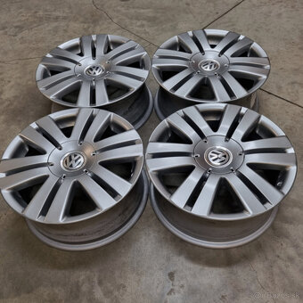 Hliníkové Volkswagen disky 5x112 R16 7J ET45 - 4
