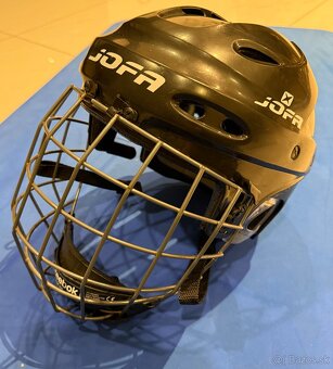 Hokejová výstroj - 4