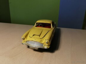 Corgi toys Aston Martin DB4 - 4