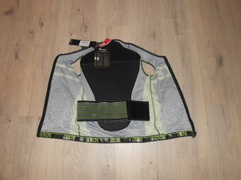 Predam novy chranic chrbta znacky IXS o velkosti S - 4