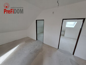PREDAJ 2 x 3 izbový holo byt v centre mesta Šurany. - 4