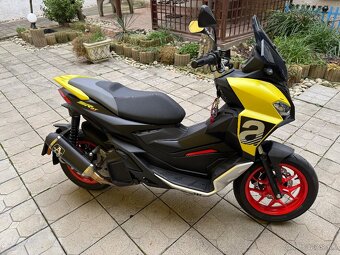 Aprilia sr gt 125 - 4