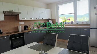 R E Z E R V O V A N Ý Zrekonštruovaný 4-izbový byt v obci S - 4