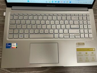 ASUS Vivobook 15 X1504VA-NJ085W - 4
