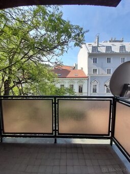 BEZ PROVÍZIE-3 izbový byt historickom centre Starého Mesta - 4