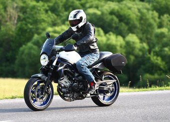 Suzuki SV 650 Scrambler - 4