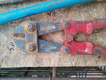 Vibracny motor, - 4