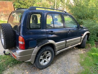 Suzuki Grand Vitara 2.5 V6 - 4
