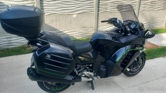 Kawasaki GTR 1400 - 4