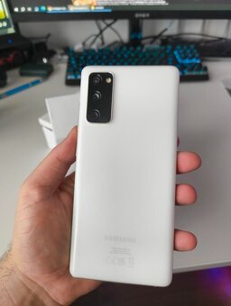 Samsung Galaxy S20 FE - 4