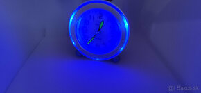 hodiny budík s modrým podsvietením - 4