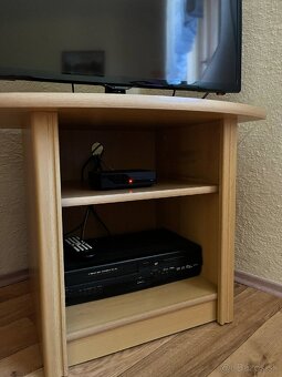Stolík pod televízor - 4