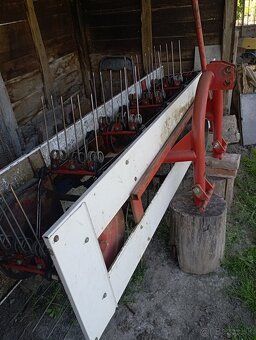 Pásová hrabačka na seno 2,50m. - 4