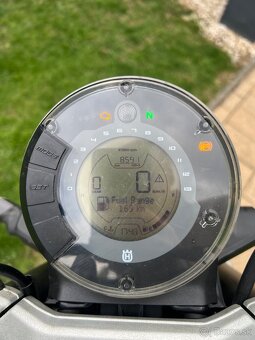 Predám Husqvarna Vitpilen 401 - Štýlový a obratný motocykel - 4