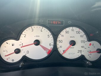 Peugeot 206 1.4 benzín manuál 55 kw - 4