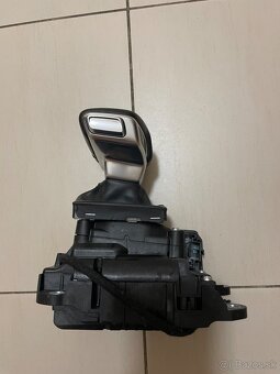 VOLIČ RADENIA AUDI A4 B9 A5 8W1713041J - 4