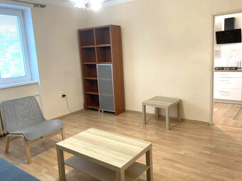 Veľký tehlový 2-izbový byt, Zimná ulica, centrum - 4