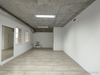 Priestory na Rebarborovej ulici v budove Harley Davidson na  - 4